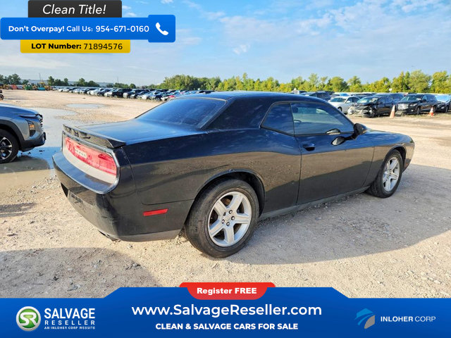 Used 2013 Dodge Challenger SXT Plus RWD image 4