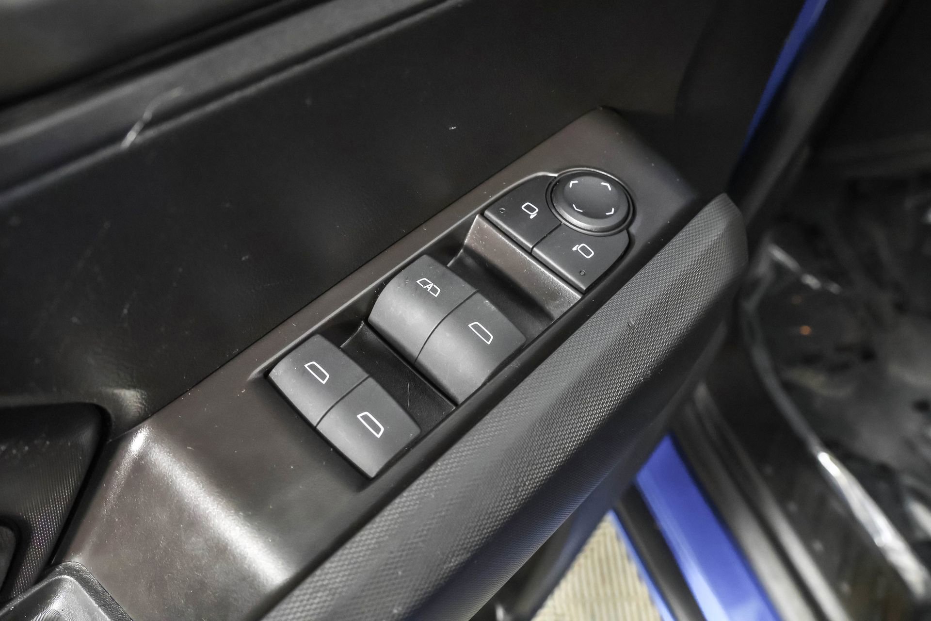 Used 2024 Chevrolet Colorado Trail Boss w/ Technology Package image 33