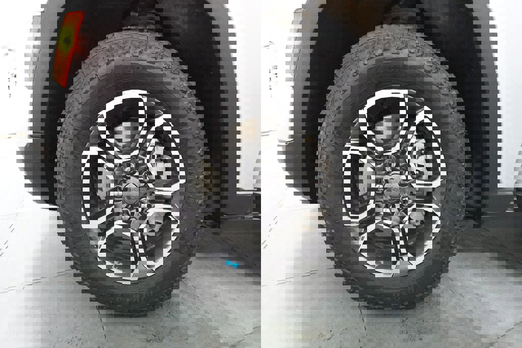 Used 2023 Jeep Grand Cherokee Trailhawk AWD/4WD image 35