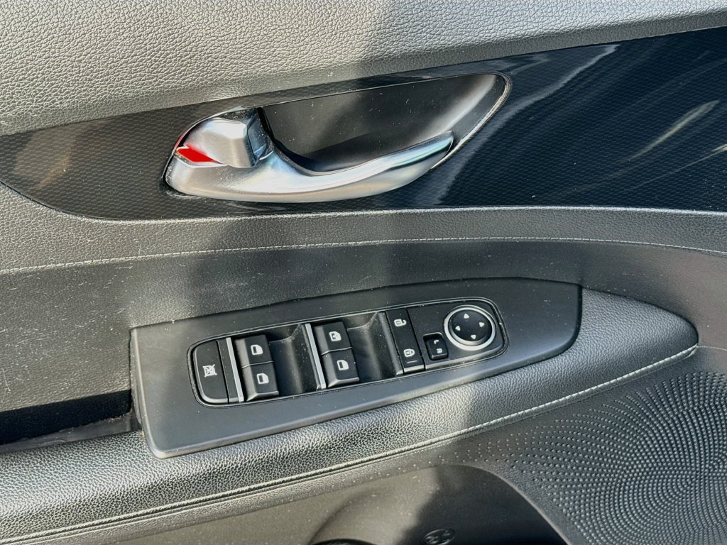 Used 2023 Kia Forte GT-Line FWD image 17