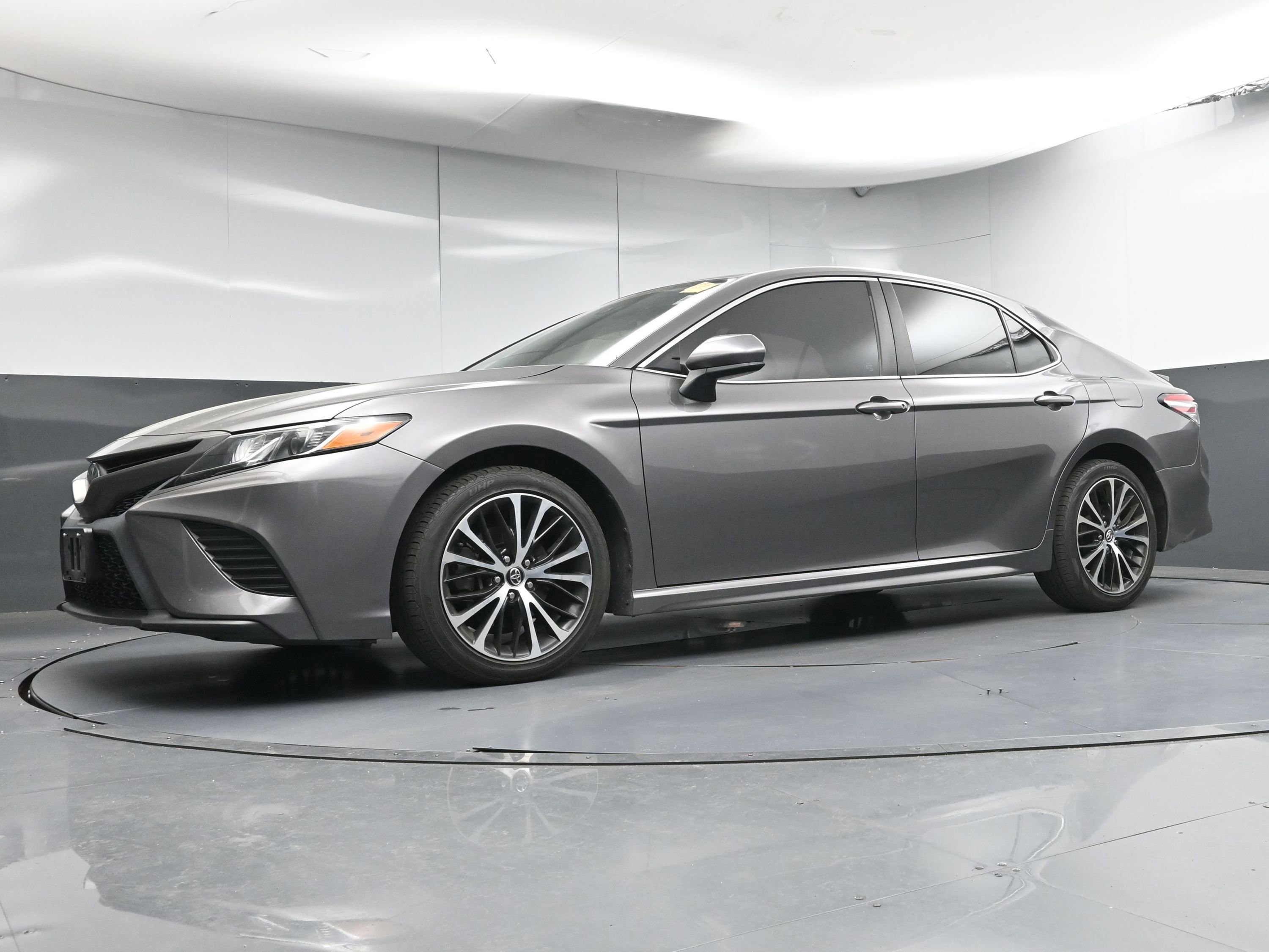 Used 2020 Toyota Camry SE image 21