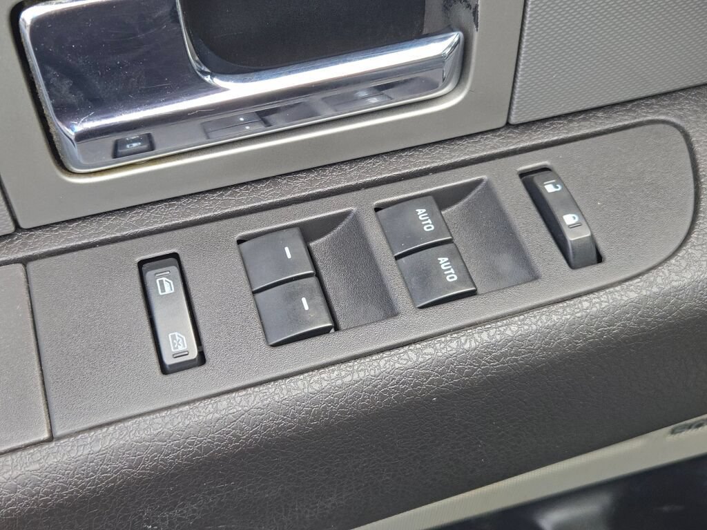 Used 2011 Ford F150 Lariat Limited AWD/4WD image 27