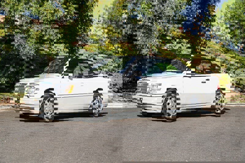 Used 1995 Mercedes-Benz E 320 Convertible image 8