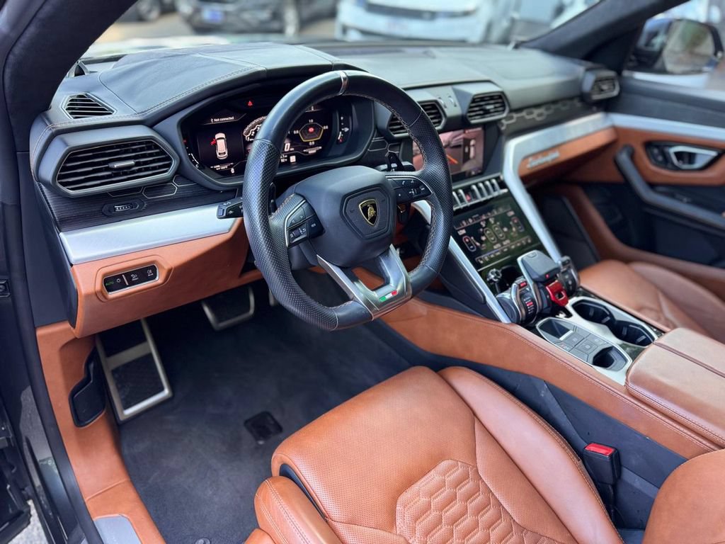 Used 2019 Lamborghini Urus AWD/4WD image 15