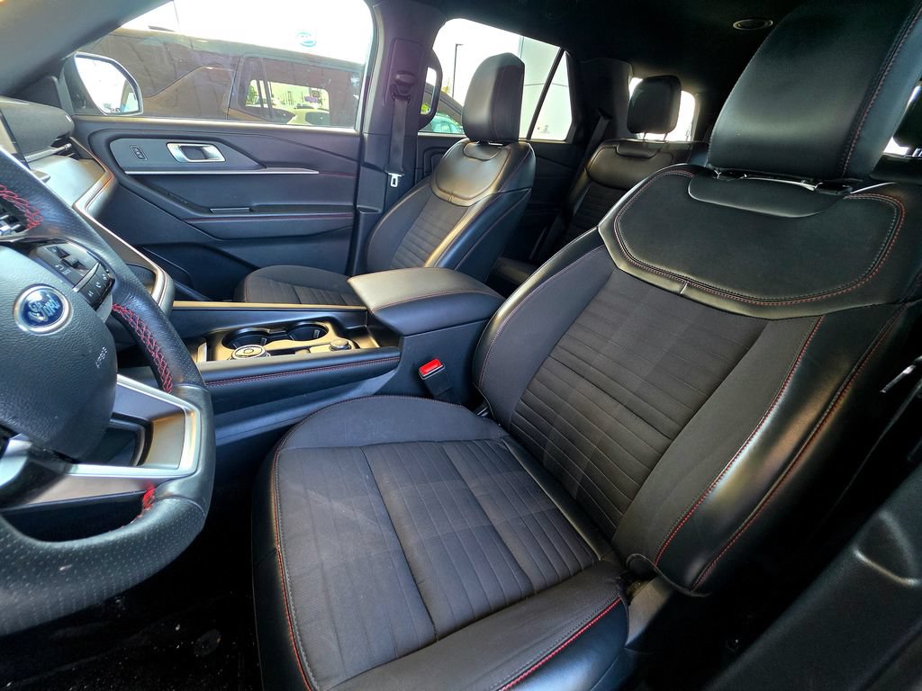 Used 2025 Ford Explorer ST-Line AWD/4WD image 23