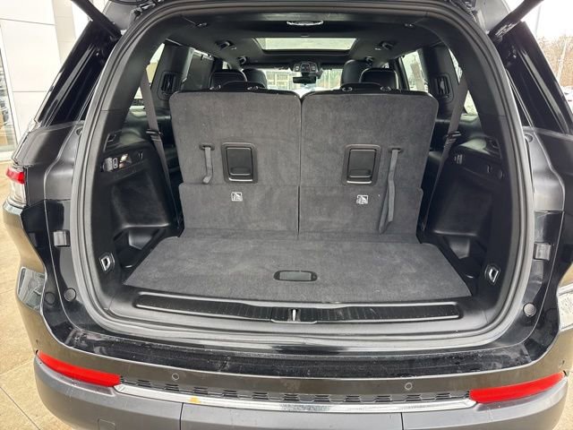 Used 2024 Jeep Grand Cherokee L Limited w/ Luxury Tech Group II image 32