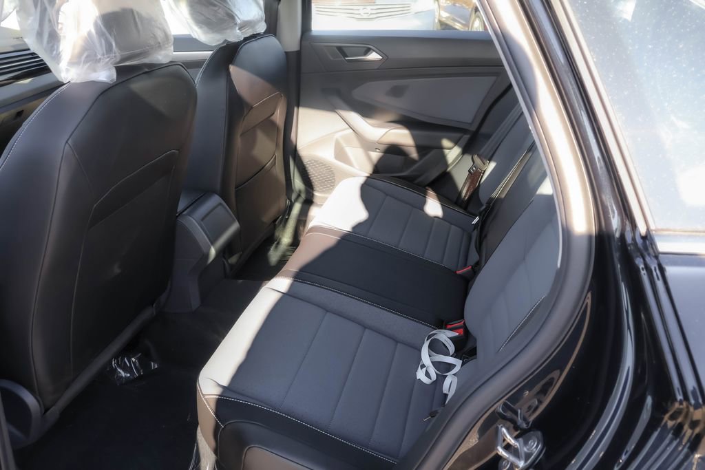 New 2026 Volkswagen Jetta SE FWD image 32