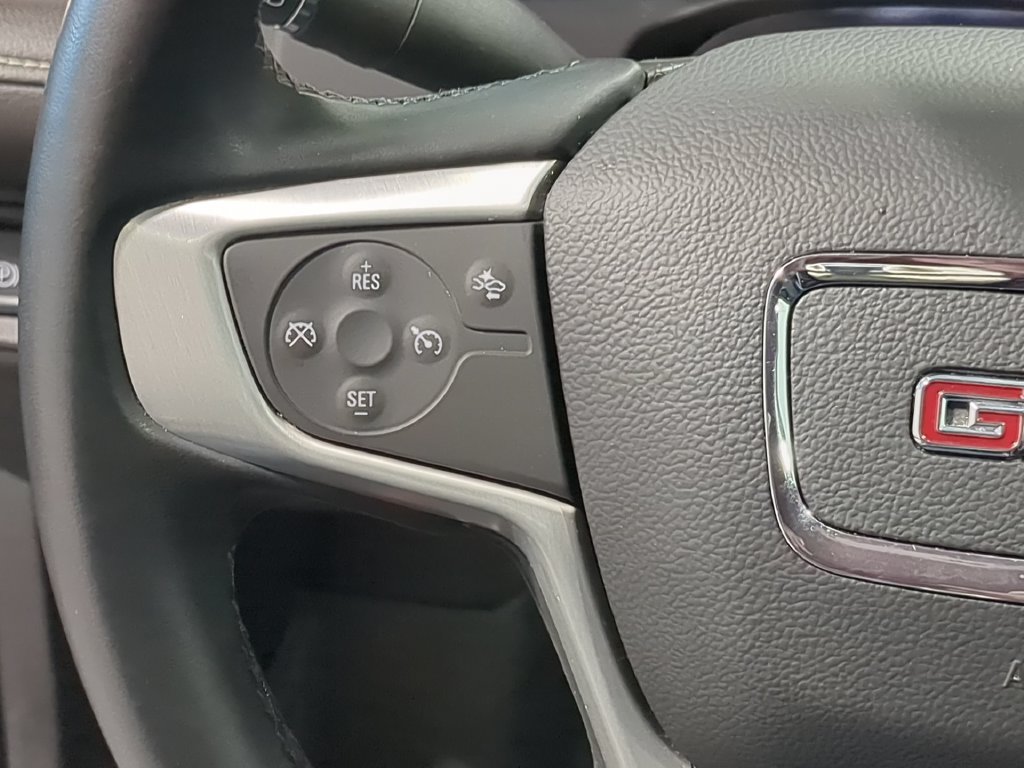 Used 2023 GMC Acadia SLT w/ LPO, Floor Liner Package AWD/4WD image 23