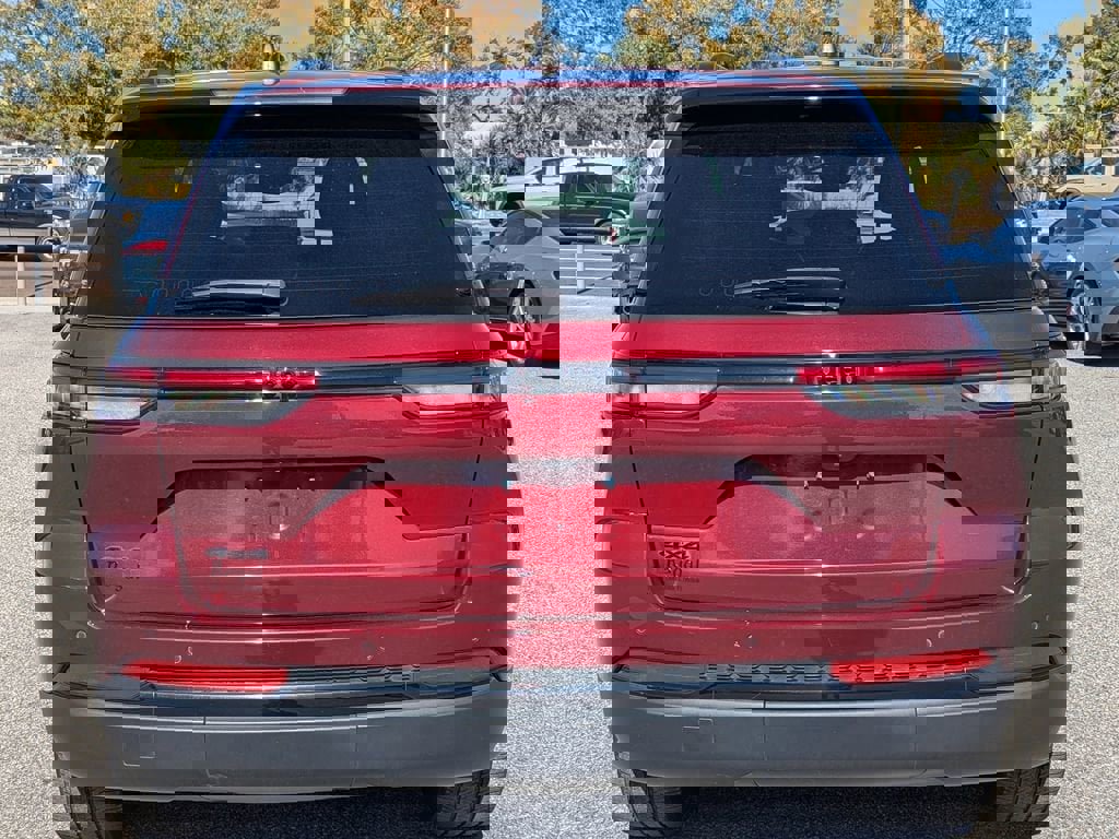 Used 2022 Jeep Grand Cherokee Altitude image 4