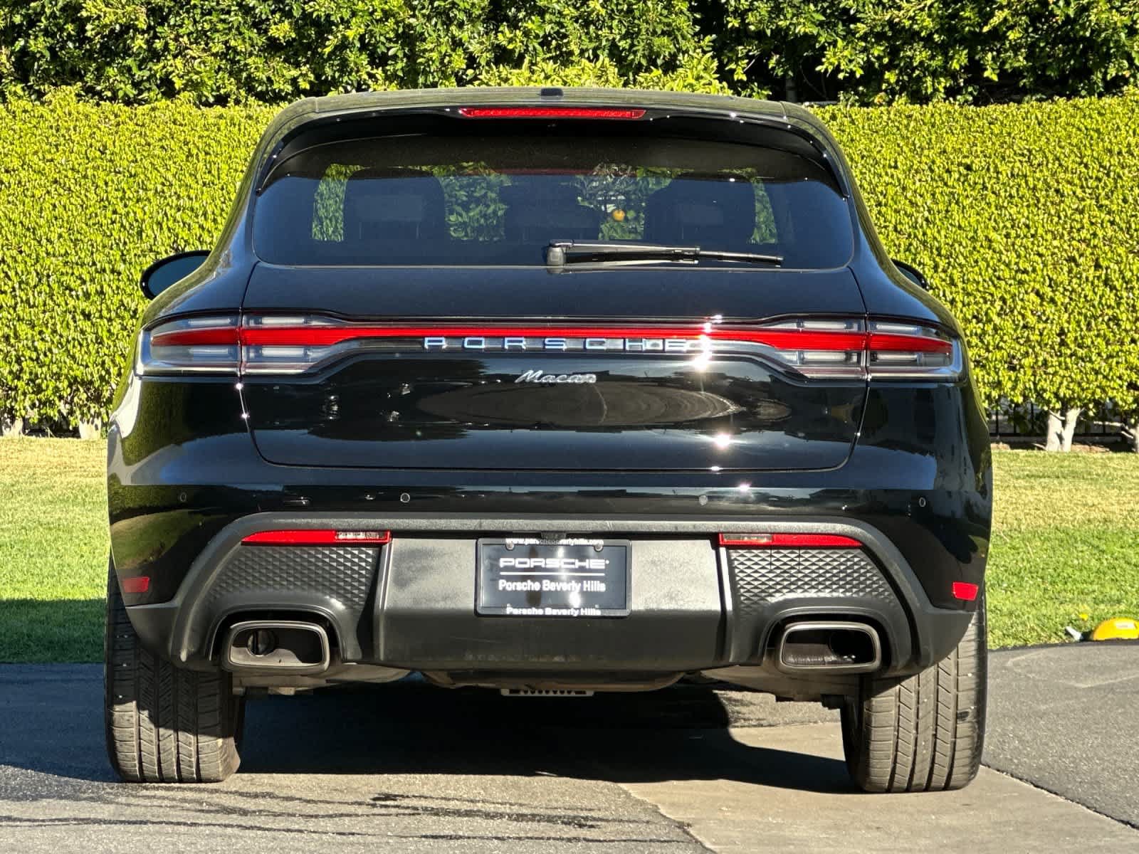 Certified 2025 Porsche Macan AWD/4WD image 7