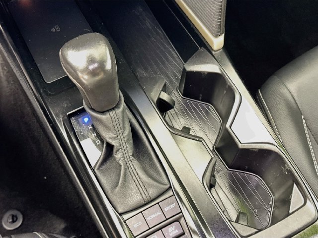 Used 2025 Toyota Camry SE FWD image 15