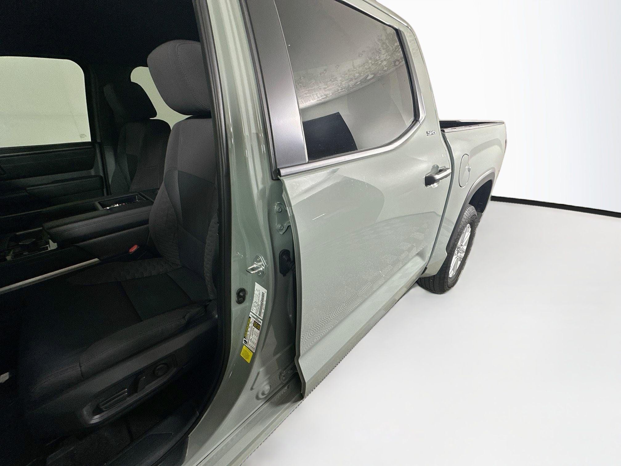 Used 2025 Toyota Tundra SR5 w/ SR5 Convenience Package AWD/4WD image 12
