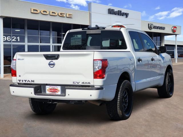 Used 2022 Nissan Titan SV image 3
