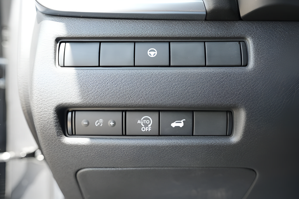 Used 2024 Nissan Rogue SV AWD/4WD image 25