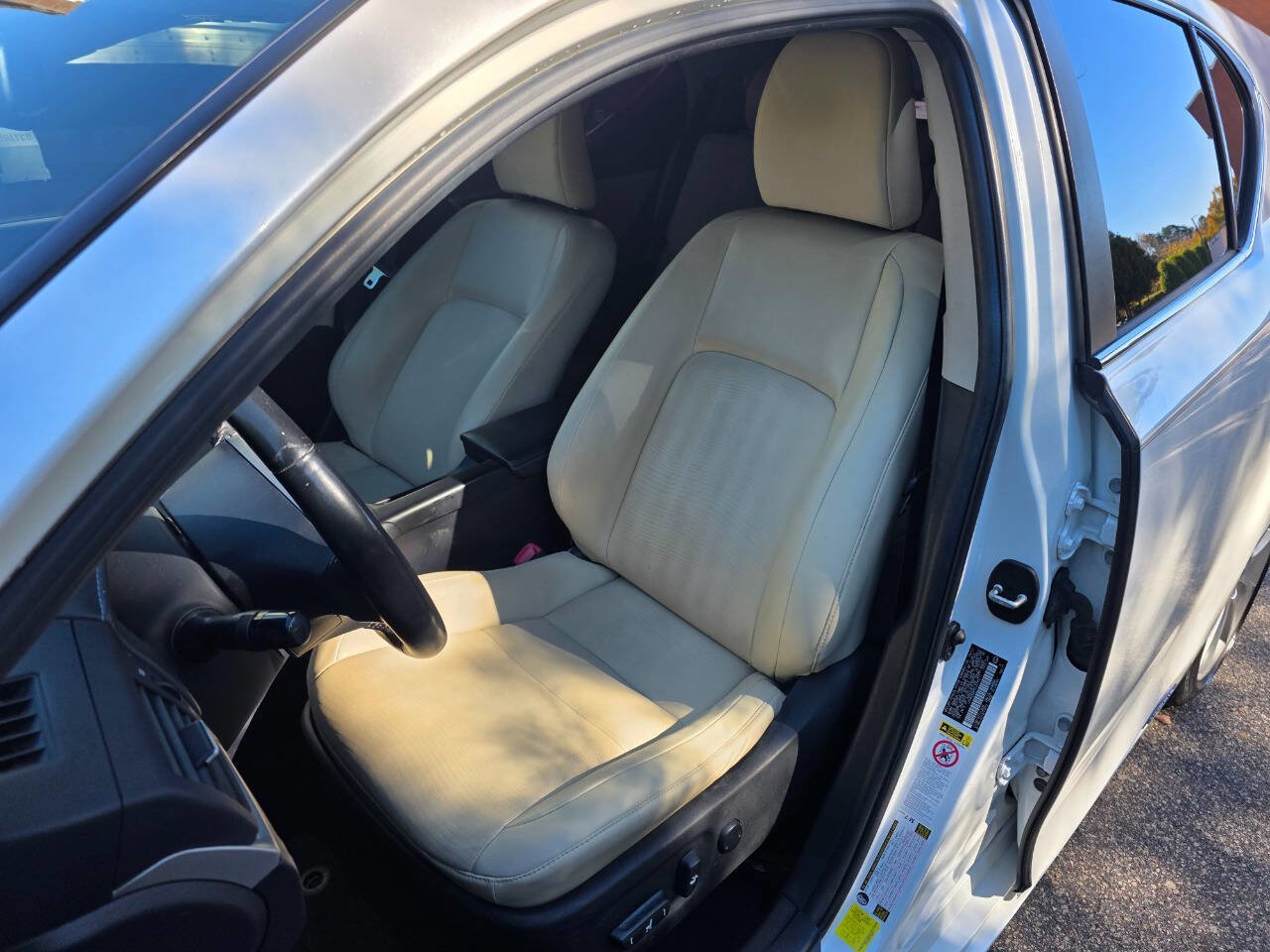 Used 2012 Lexus CT 200h Premium image 12