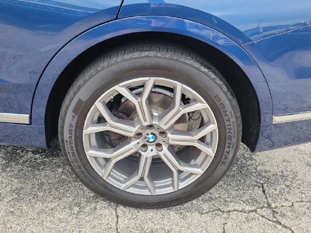 Used 2021 BMW X7 xDrive40i w/ Premium Package 2 AWD/4WD image 7