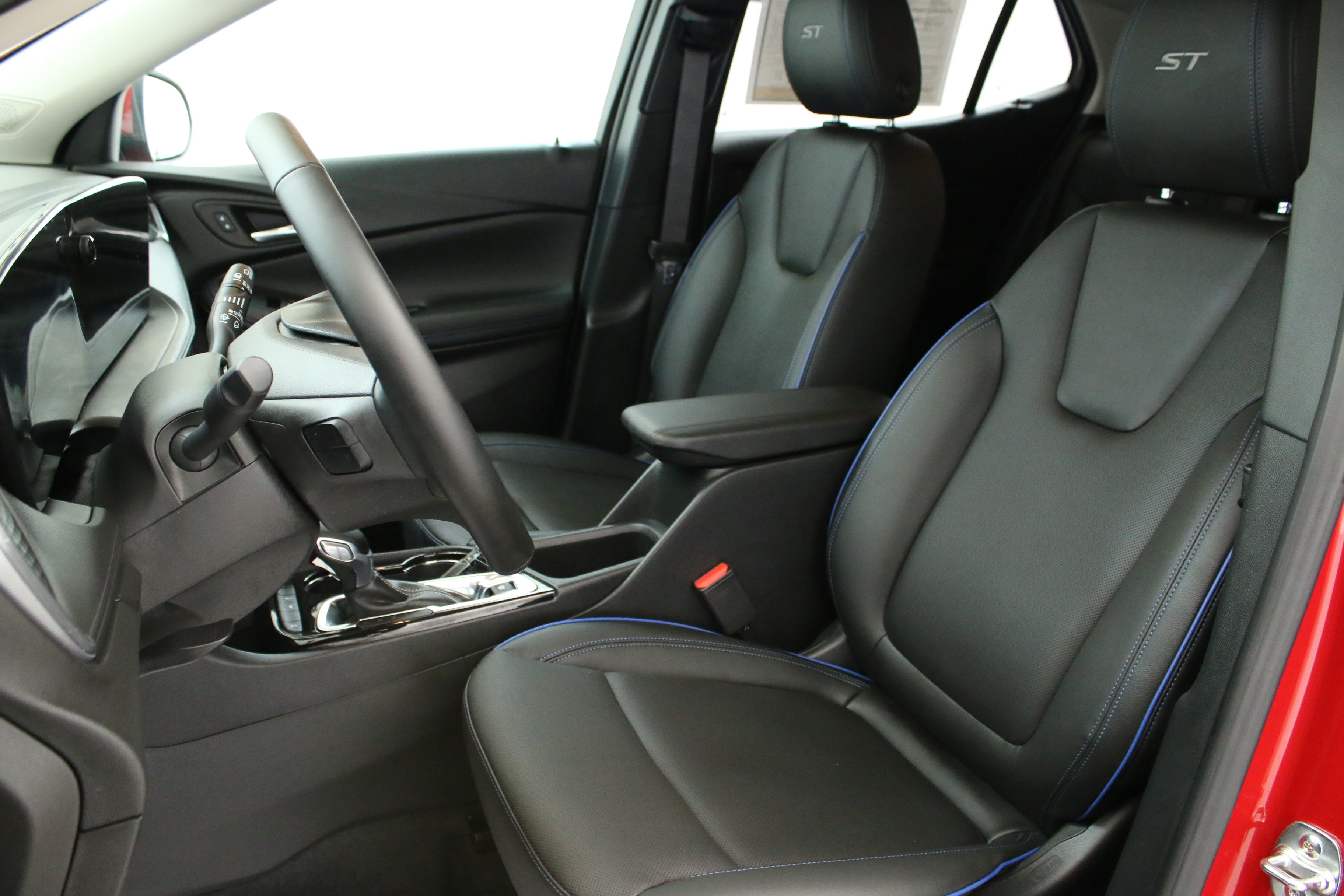 Certified 2026 Buick Encore GX Sport Touring w/ Comfort Package FWD image 11