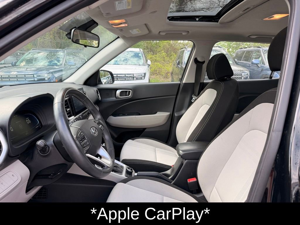 Used 2025 Hyundai Venue SEL FWD image 11