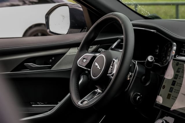 Used 2026 Jaguar F-PACE R-Dynamic S AWD/4WD image 18