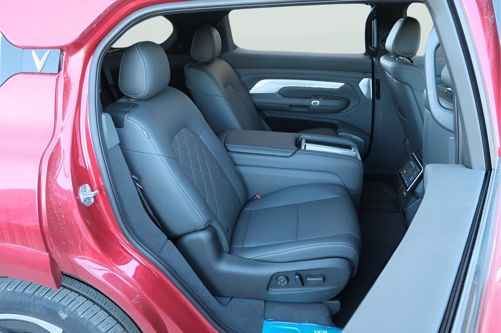 New 2024 VinFast VF 9 Plus image 24