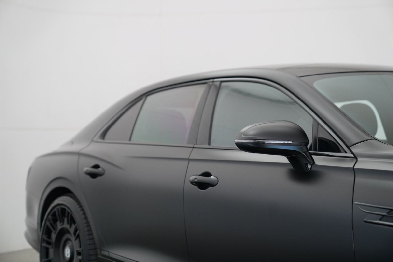 Used 2023 Bentley Flying Spur S V8 AWD/4WD image 13