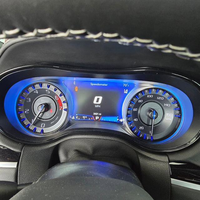 Used 2023 Chrysler 300 C RWD image 29