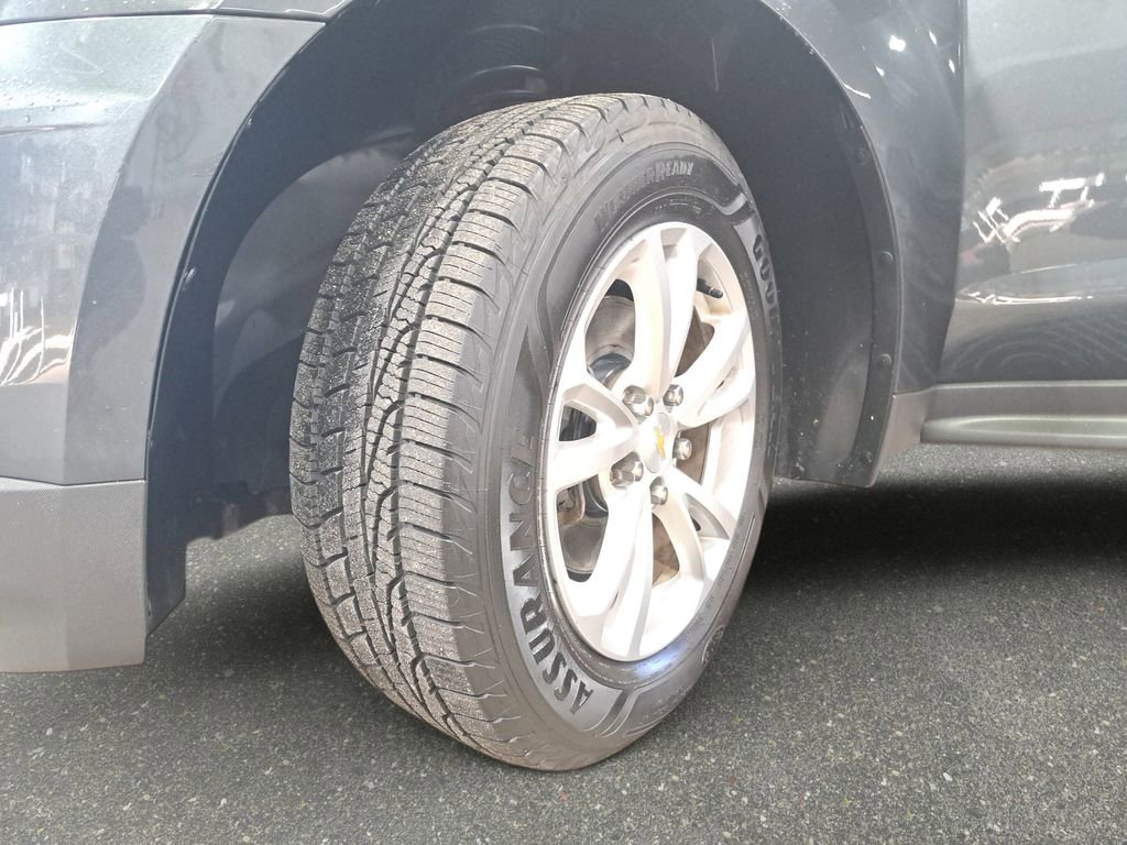 Used 2017 Chevrolet Equinox LS image 27