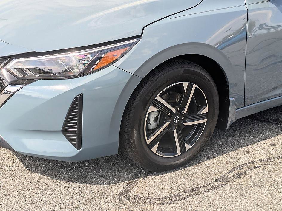 Used 2025 Nissan Sentra SV image 9