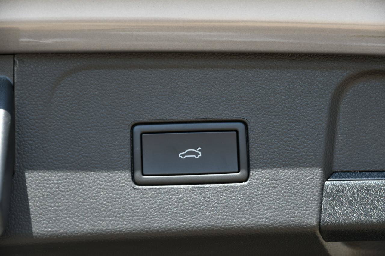 Used 2026 Volkswagen Atlas SE FWD image 8