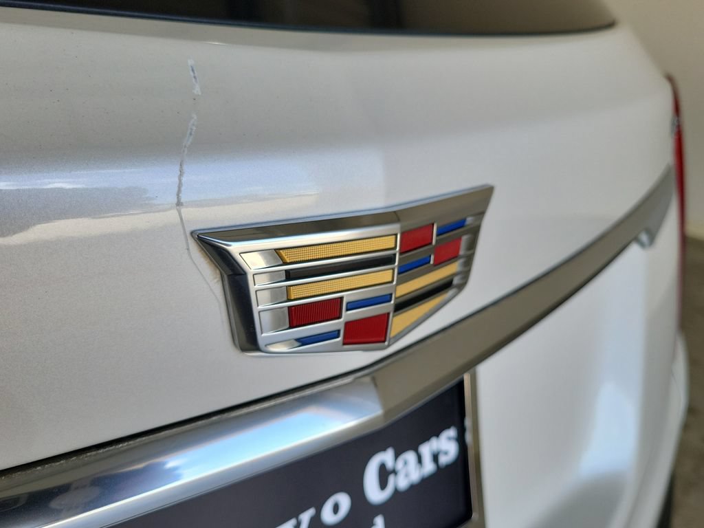 Used 2017 Cadillac XT5 Platinum w/ Driver Assist Package AWD/4WD image 11