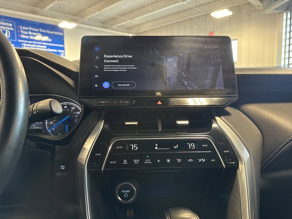 Used 2024 Toyota Venza XLE image 16