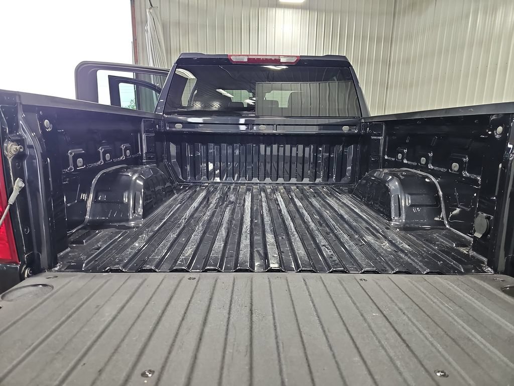 Used 2023 Chevrolet Silverado 1500 LT AWD/4WD image 12