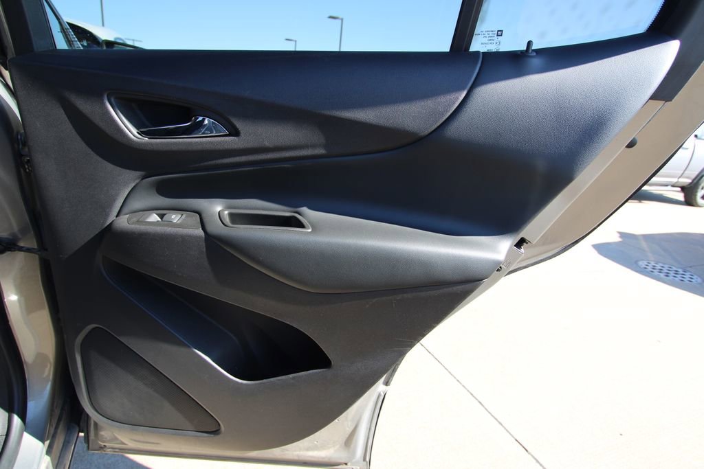 Used 2018 Chevrolet Equinox LT image 40