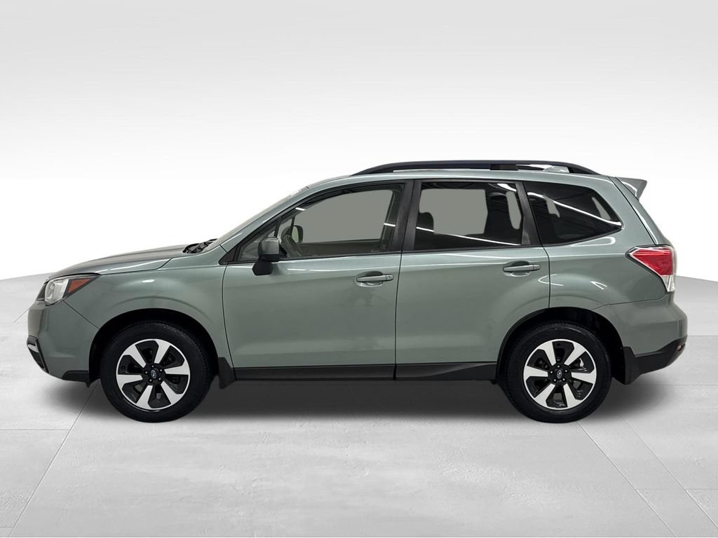 Used 2017 Subaru Forester 2.5i Premium AWD/4WD image 5