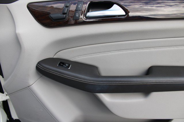 Used 2014 Mercedes-Benz ML 350 BlueTEC 4MATIC w/ Premium 1 Package image 16