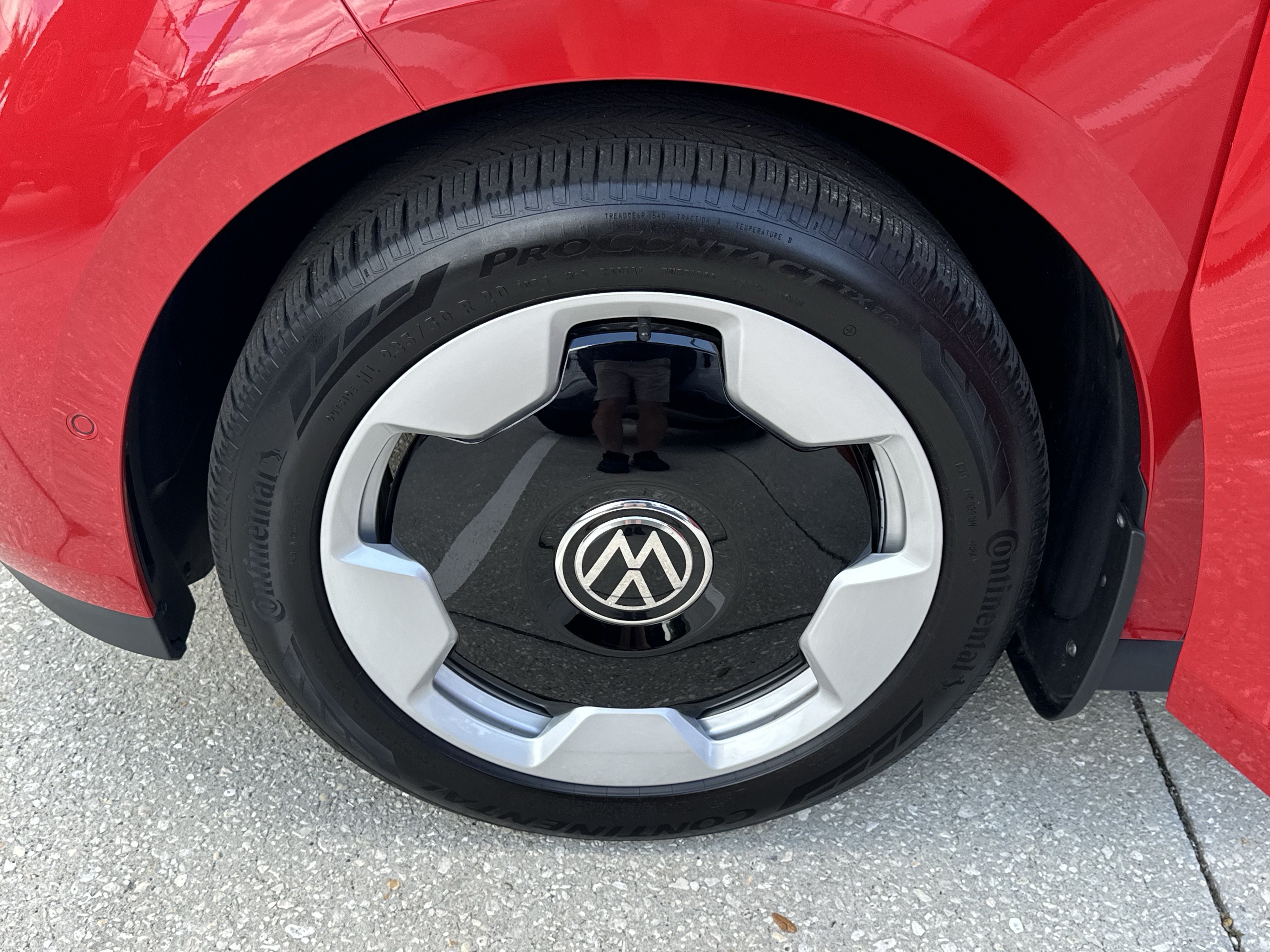 Certified 2025 Volkswagen ID. Buzz Pro S Plus AWD/4WD image 36