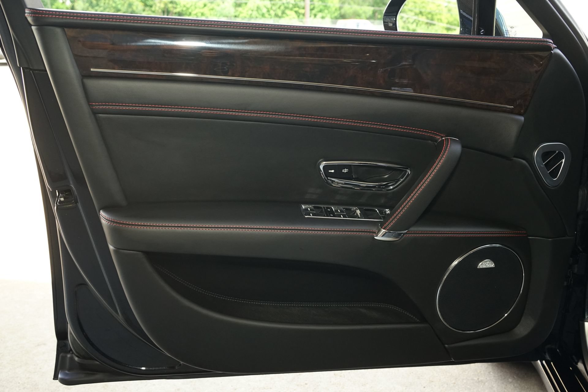Used 2014 Bentley Flying Spur W12 AWD/4WD image 24
