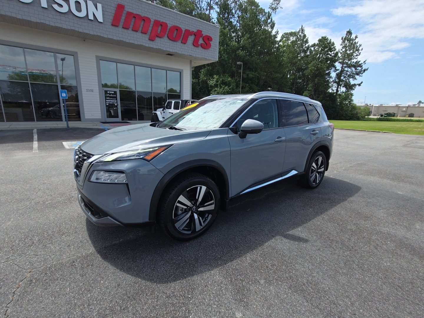 Used 2022 Nissan Rogue SL FWD image 2