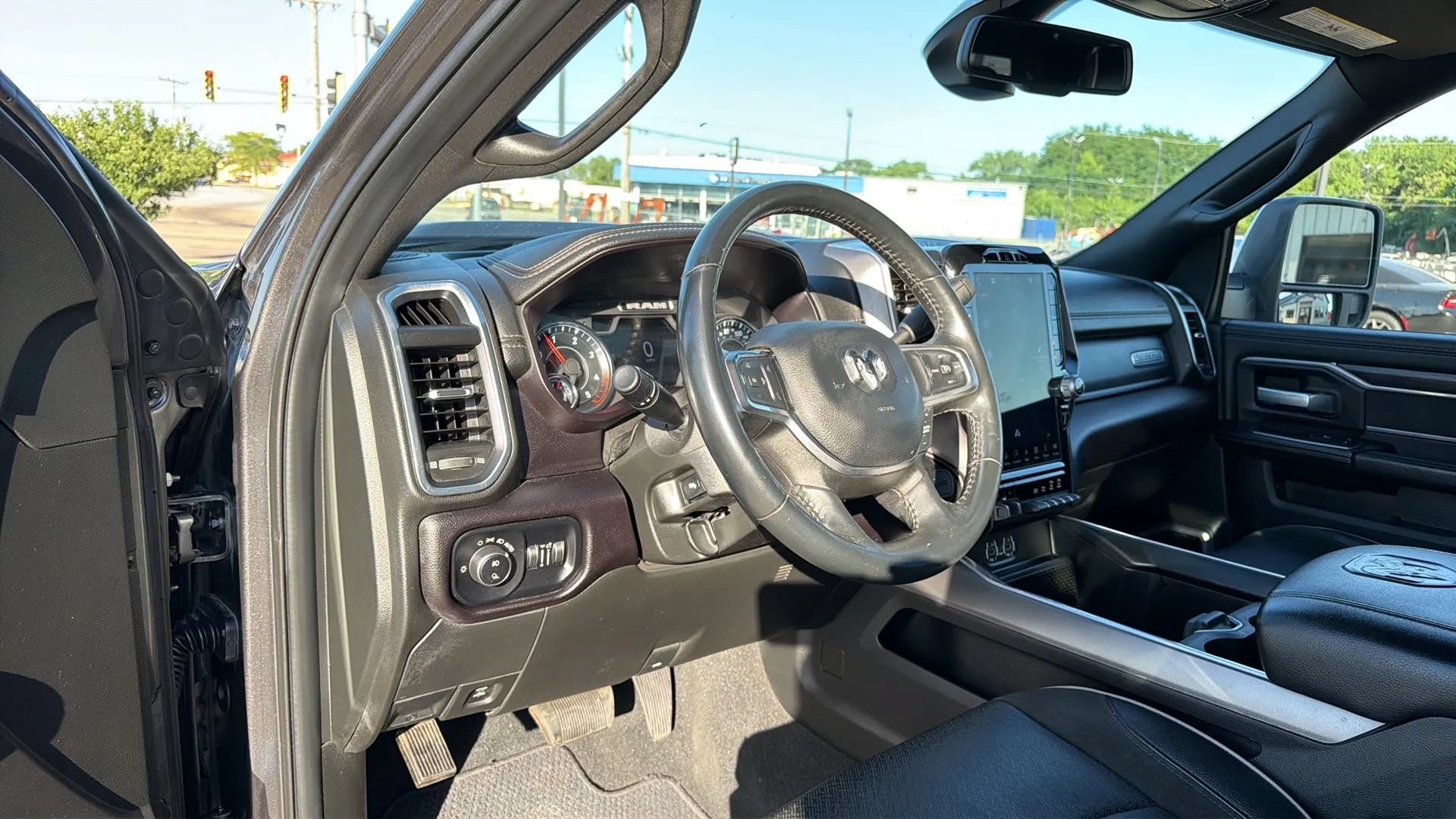 Used 2023 RAM 3500 Laramie AWD/4WD image 59