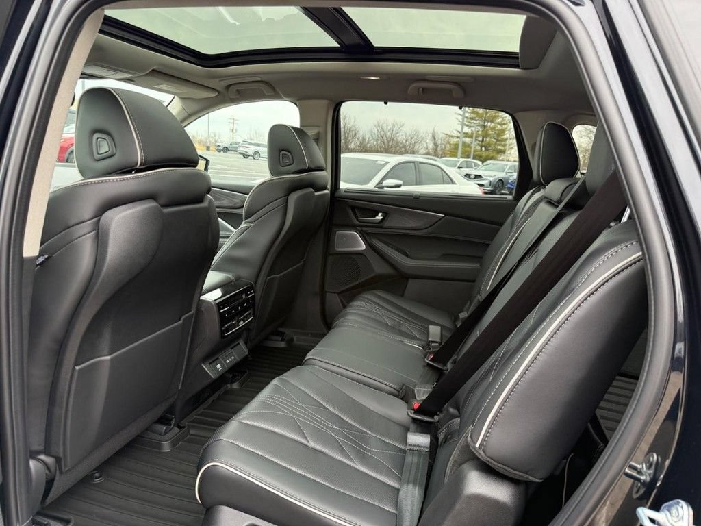 Certified 2026 Acura MDX w/ Advance Package AWD/4WD image 6