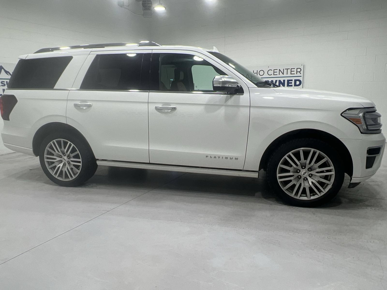Used 2023 Ford Expedition Platinum AWD/4WD image 9