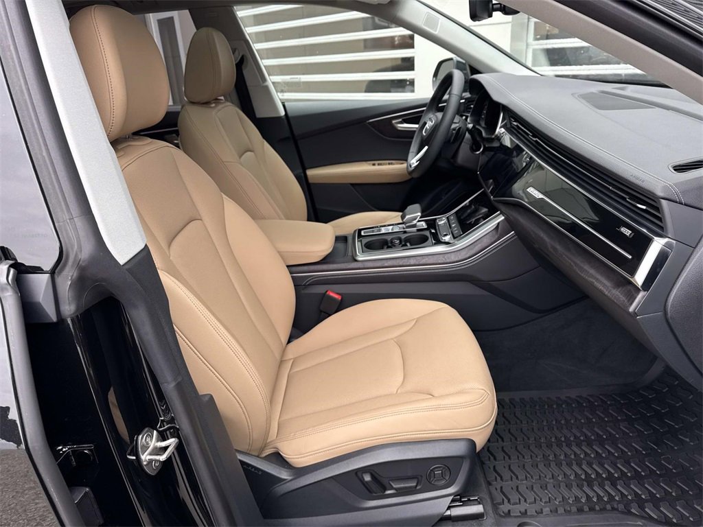 Used 2025 Audi Q8 Premium Plus image 9