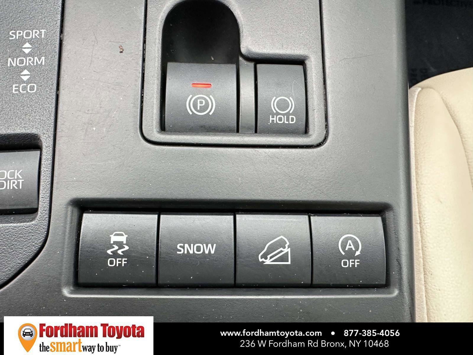 Used 2022 Toyota Highlander XLE image 32