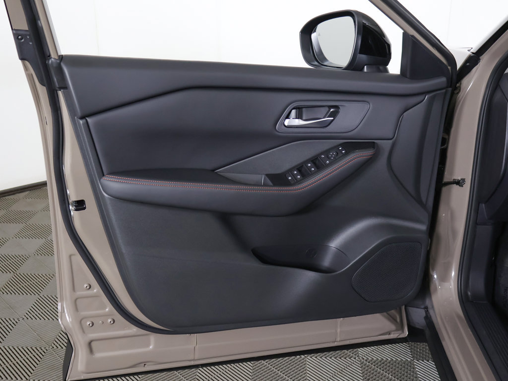 Used 2026 Nissan Rogue SV AWD/4WD image 21