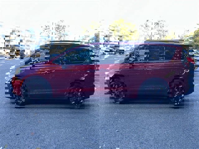 New 2026 Chrysler Pacifica Limited image 5