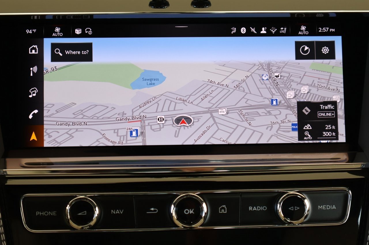 New 2025 Bentley Bentayga image 16