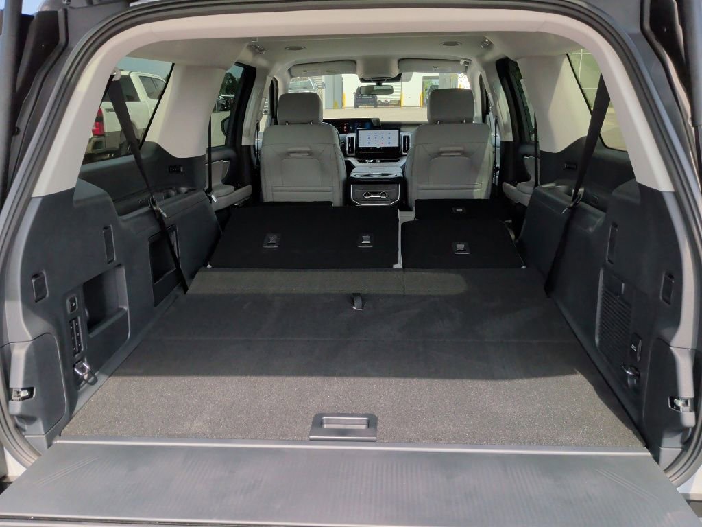 New 2026 Ford Expedition Max Active RWD image 39
