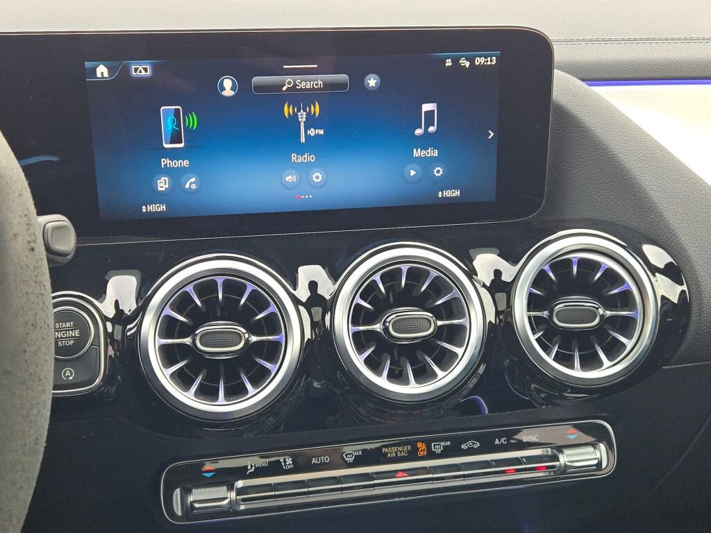 Used 2024 Mercedes-Benz GLA 35 AMG 4MATIC image 28