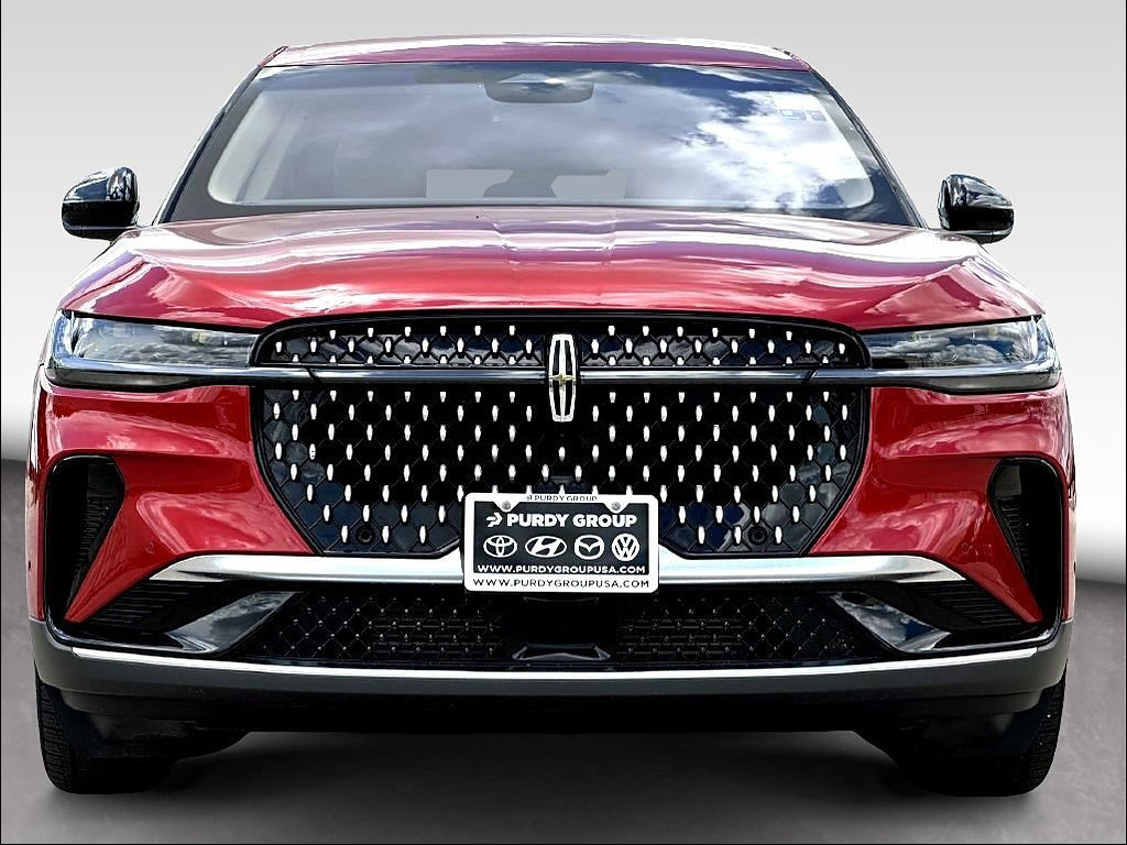 Used 2024 Lincoln Nautilus Premier AWD/4WD image 3