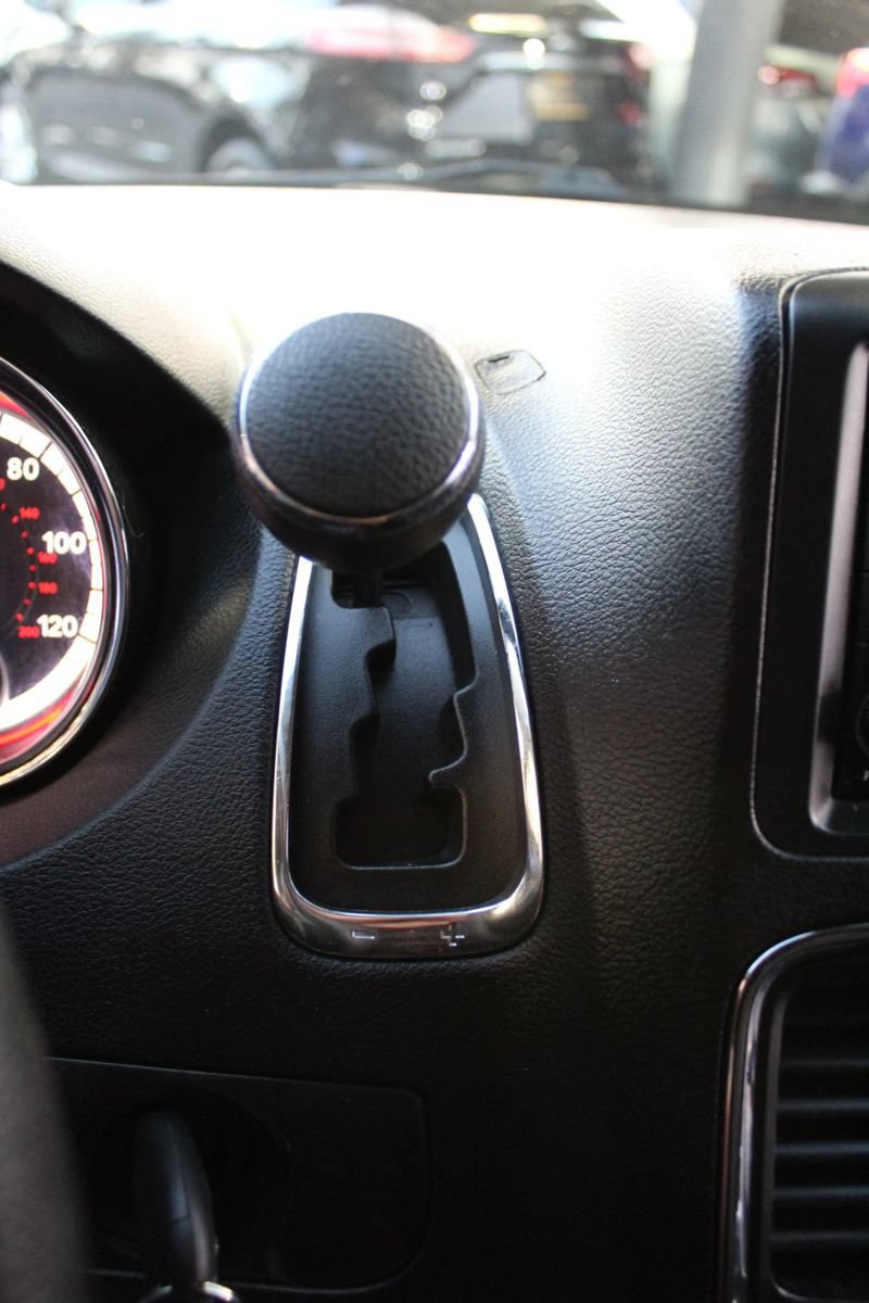 Used 2019 Dodge Grand Caravan SE FWD image 24